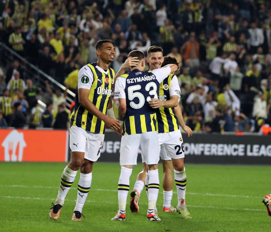 Bu haberden fotoğraf 'araklamak' serbesttir. Fenerbahçe Ludogorets maçının tüm fotoğrafları 73