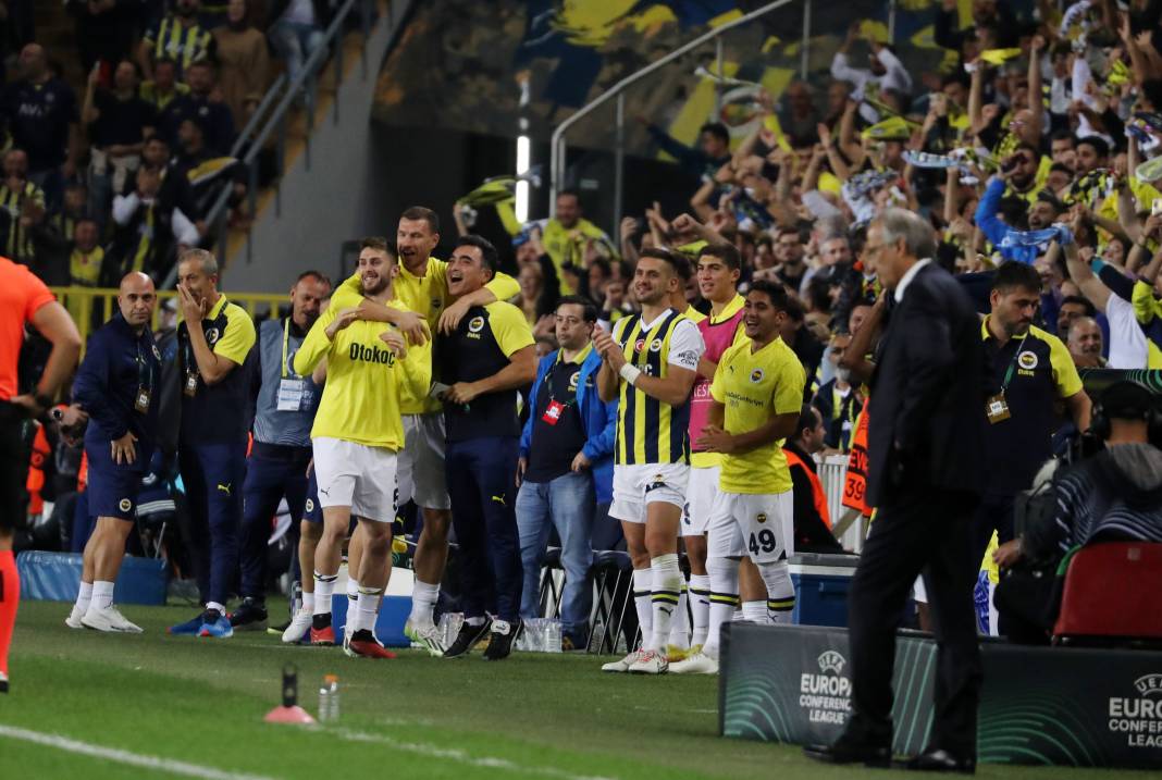 Bu haberden fotoğraf 'araklamak' serbesttir. Fenerbahçe Ludogorets maçının tüm fotoğrafları 66