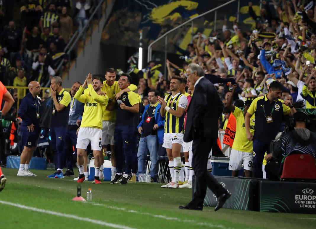 Bu haberden fotoğraf 'araklamak' serbesttir. Fenerbahçe Ludogorets maçının tüm fotoğrafları 64