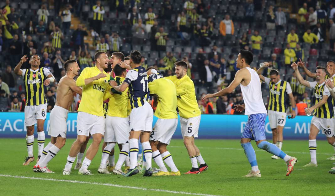 Bu haberden fotoğraf 'araklamak' serbesttir. Fenerbahçe Ludogorets maçının tüm fotoğrafları 79