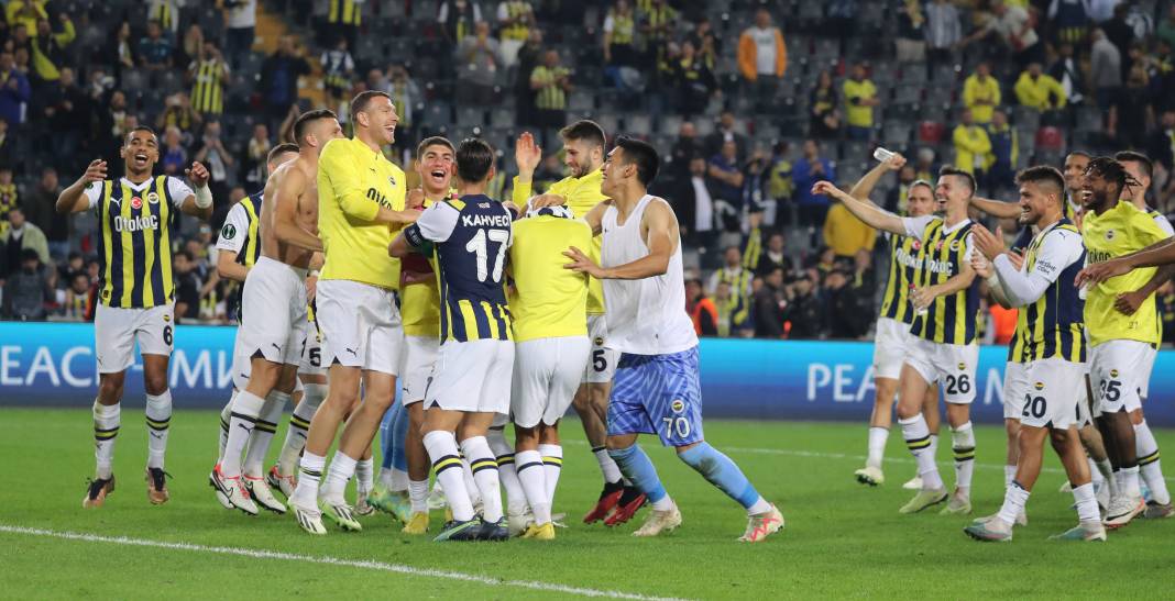 Bu haberden fotoğraf 'araklamak' serbesttir. Fenerbahçe Ludogorets maçının tüm fotoğrafları 81