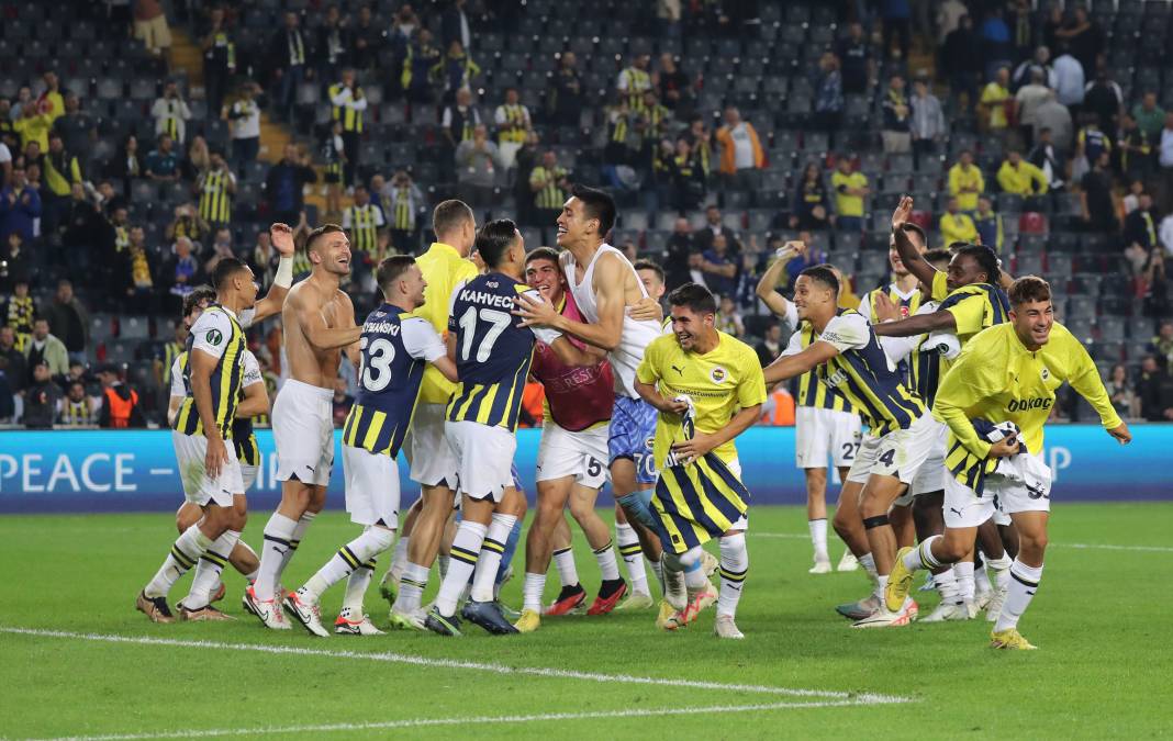 Bu haberden fotoğraf 'araklamak' serbesttir. Fenerbahçe Ludogorets maçının tüm fotoğrafları 78