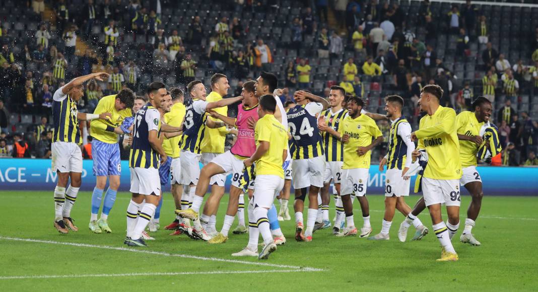 Bu haberden fotoğraf 'araklamak' serbesttir. Fenerbahçe Ludogorets maçının tüm fotoğrafları 76