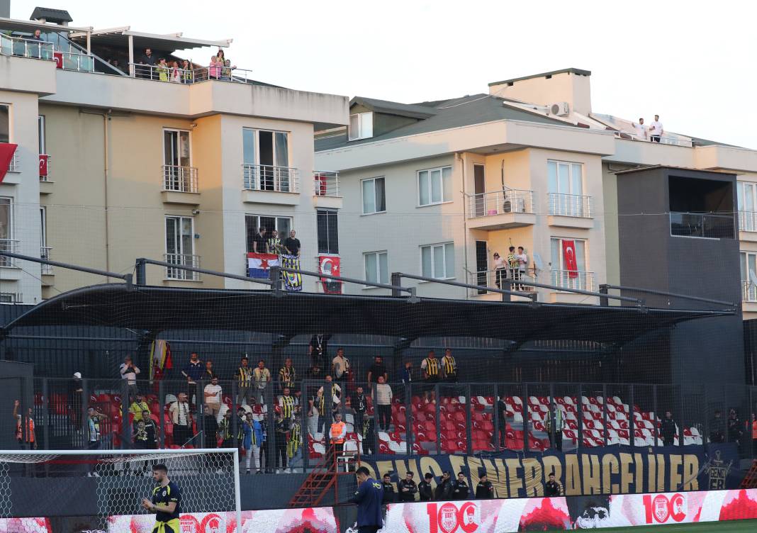 Bu haberden fotoğraf araklamak serbesttir. Pendikspor Fenerbahçe maçının bütün fotoğrafları 109