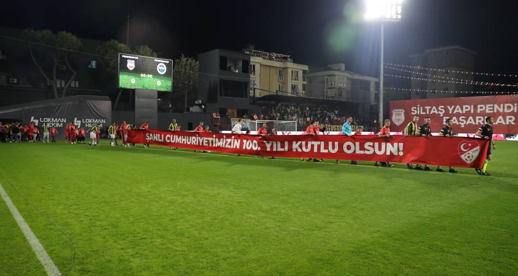Bu haberden fotoğraf araklamak serbesttir. Pendikspor Fenerbahçe maçının bütün fotoğrafları 86