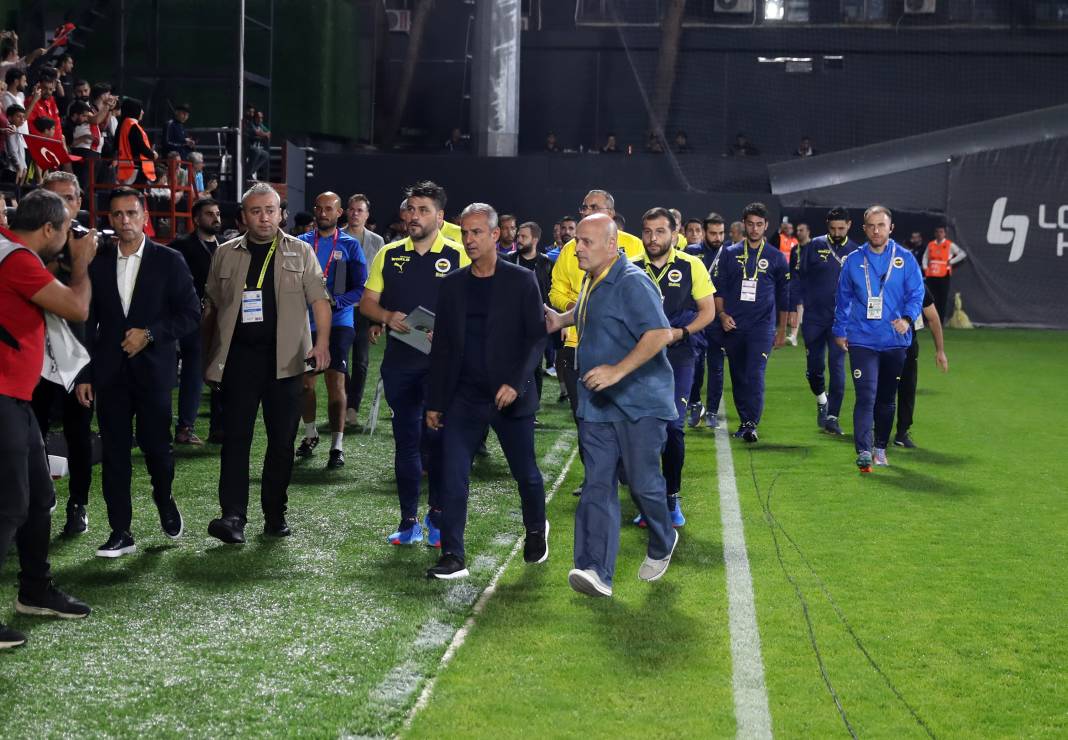 Bu haberden fotoğraf araklamak serbesttir. Pendikspor Fenerbahçe maçının bütün fotoğrafları 87