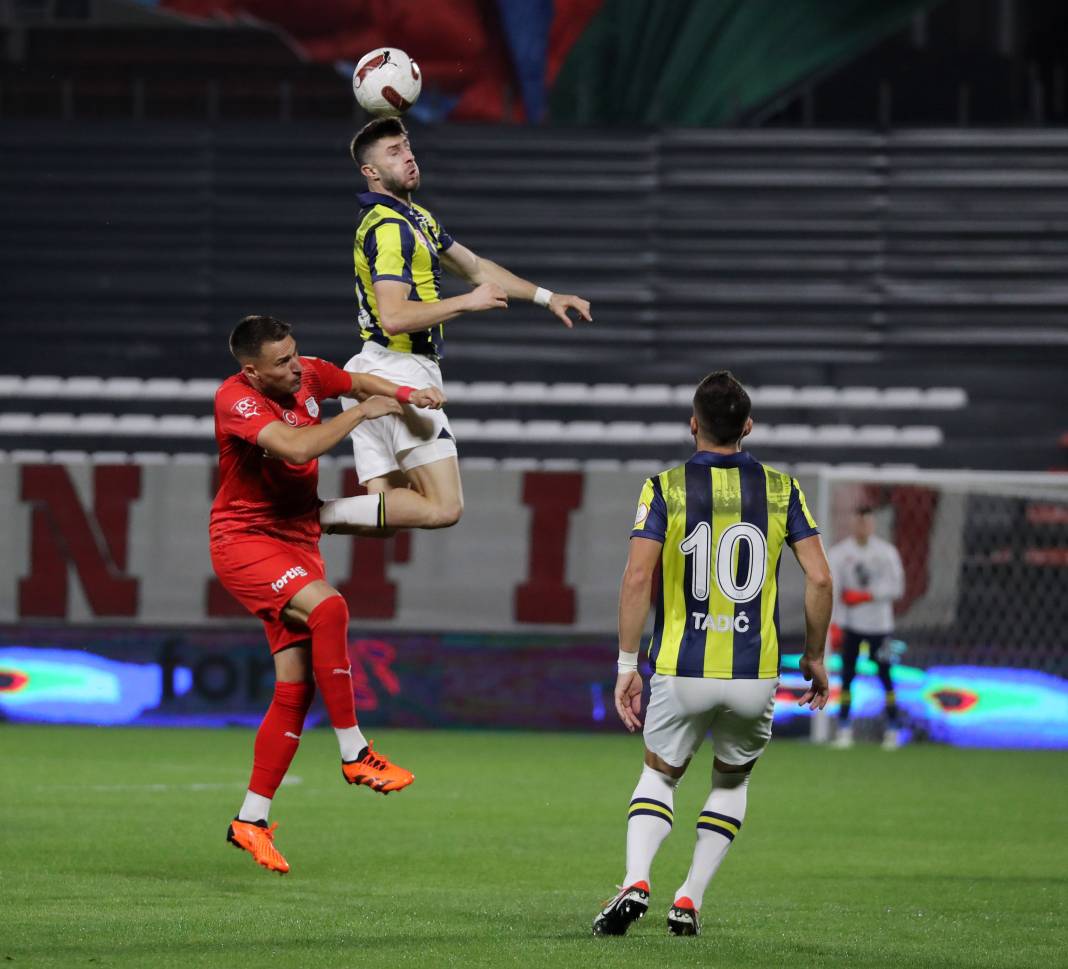 Bu haberden fotoğraf araklamak serbesttir. Pendikspor Fenerbahçe maçının bütün fotoğrafları 66