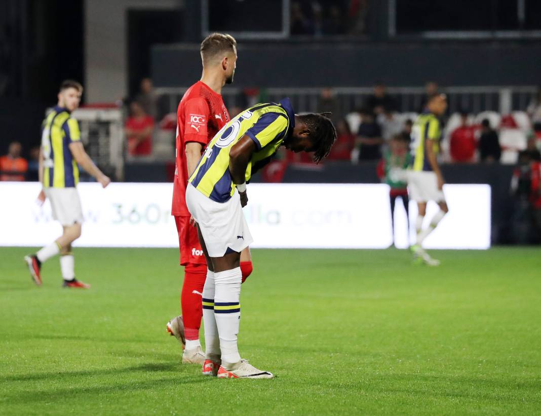 Bu haberden fotoğraf araklamak serbesttir. Pendikspor Fenerbahçe maçının bütün fotoğrafları 68