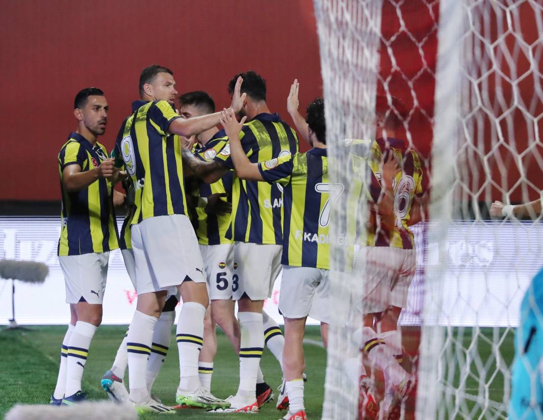 Bu haberden fotoğraf araklamak serbesttir. Pendikspor Fenerbahçe maçının bütün fotoğrafları 57