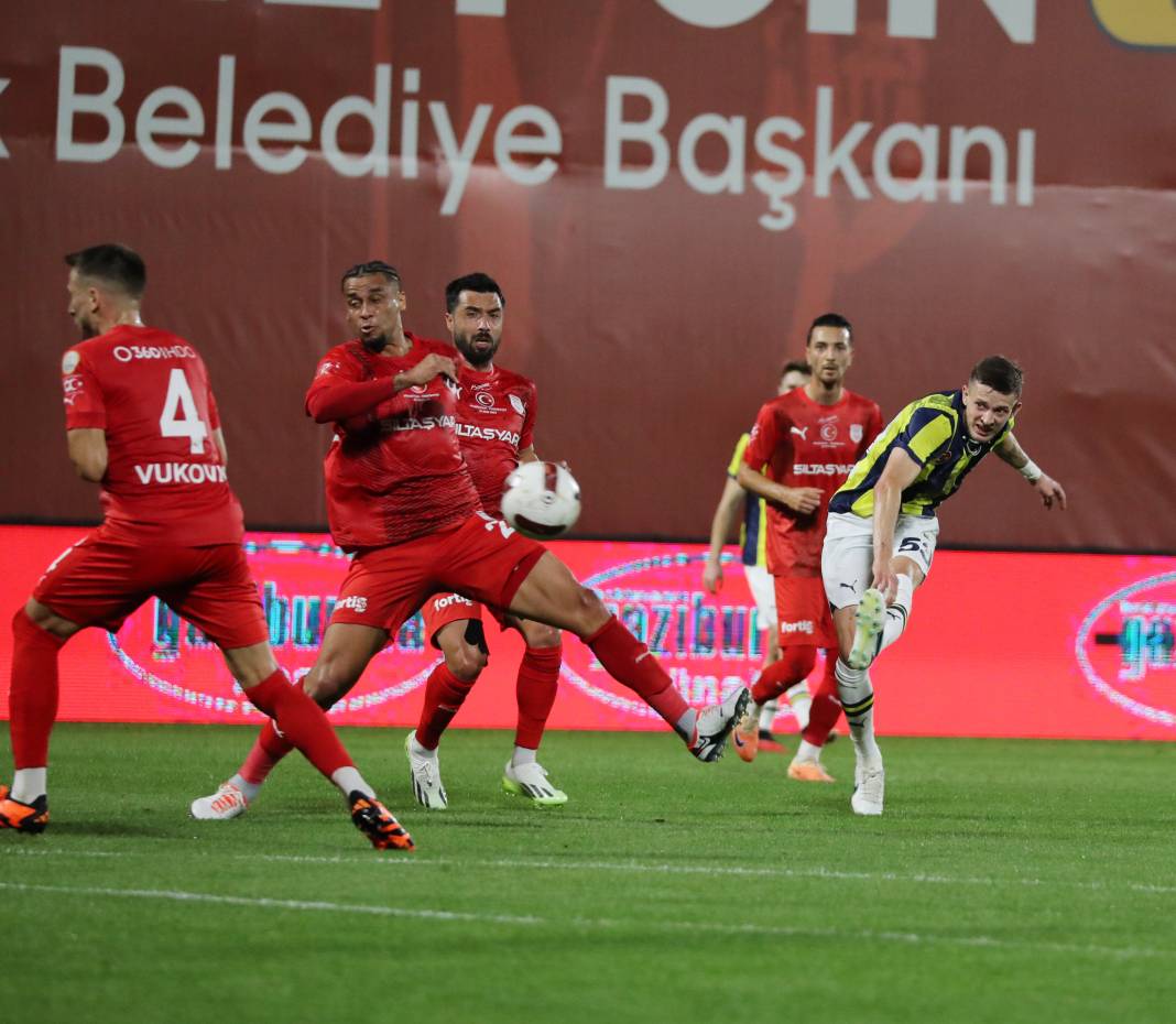 Bu haberden fotoğraf araklamak serbesttir. Pendikspor Fenerbahçe maçının bütün fotoğrafları 51