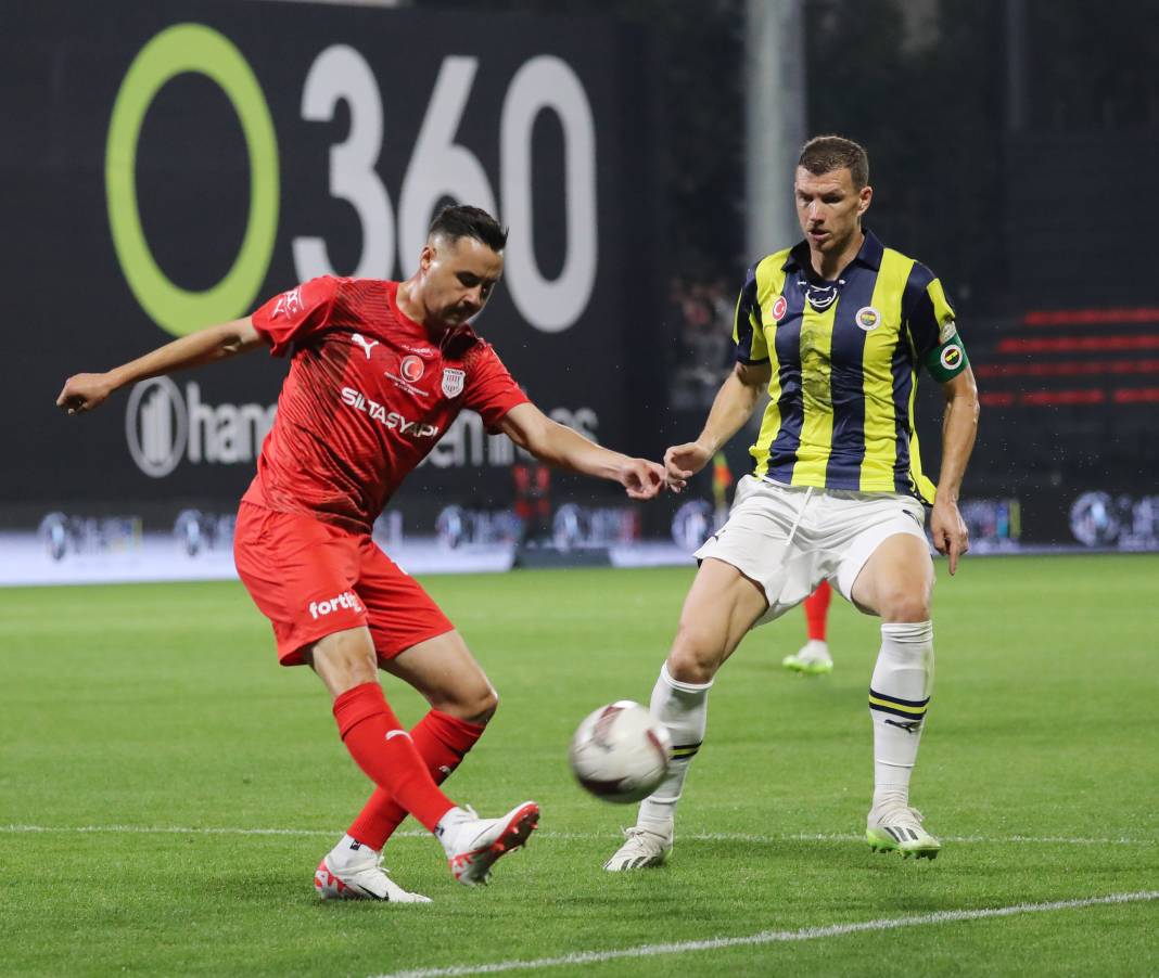 Bu haberden fotoğraf araklamak serbesttir. Pendikspor Fenerbahçe maçının bütün fotoğrafları 52