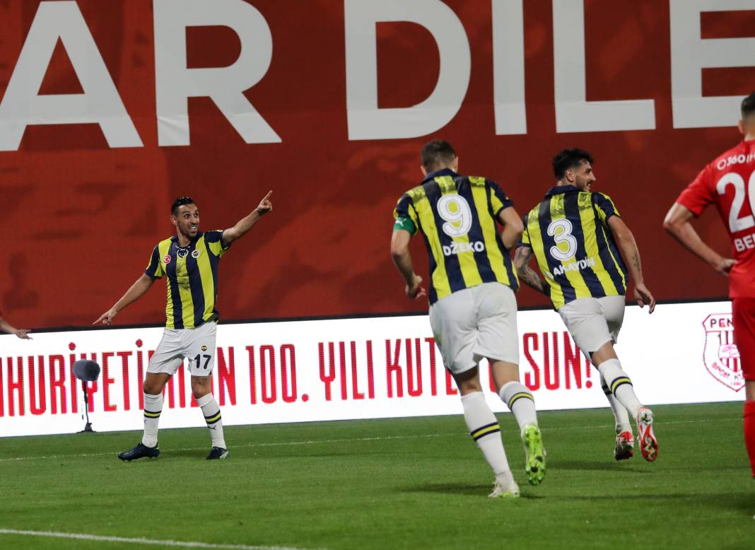 Bu haberden fotoğraf araklamak serbesttir. Pendikspor Fenerbahçe maçının bütün fotoğrafları 48