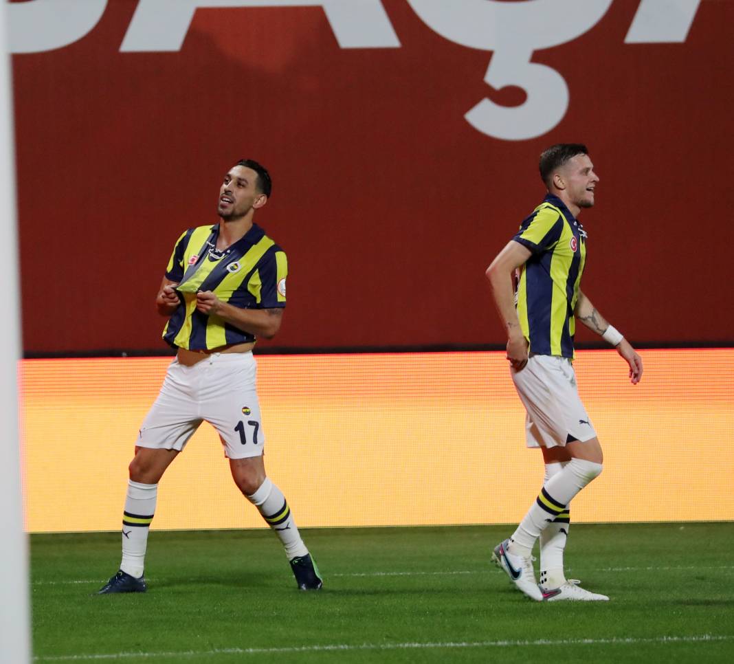 Bu haberden fotoğraf araklamak serbesttir. Pendikspor Fenerbahçe maçının bütün fotoğrafları 40