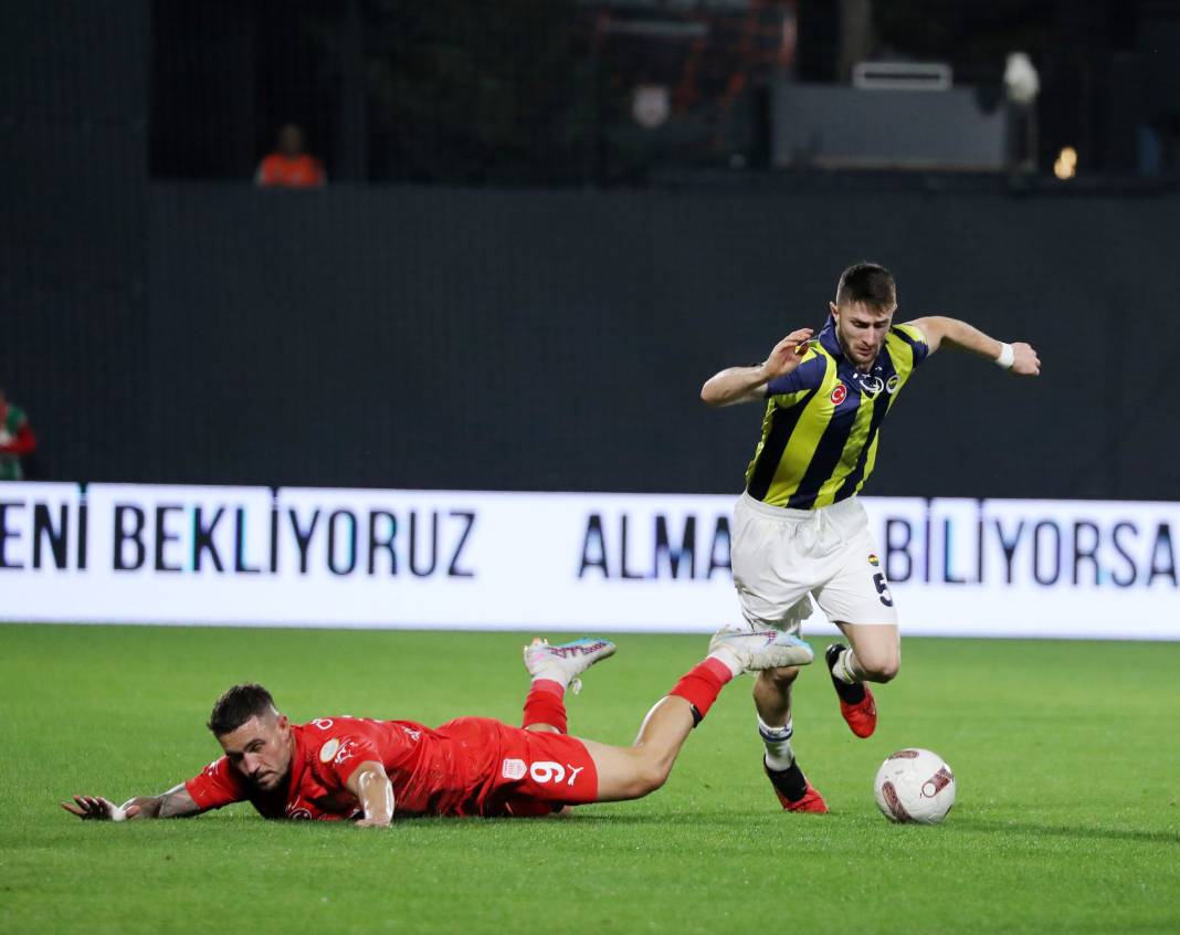 Bu haberden fotoğraf araklamak serbesttir. Pendikspor Fenerbahçe maçının bütün fotoğrafları 36