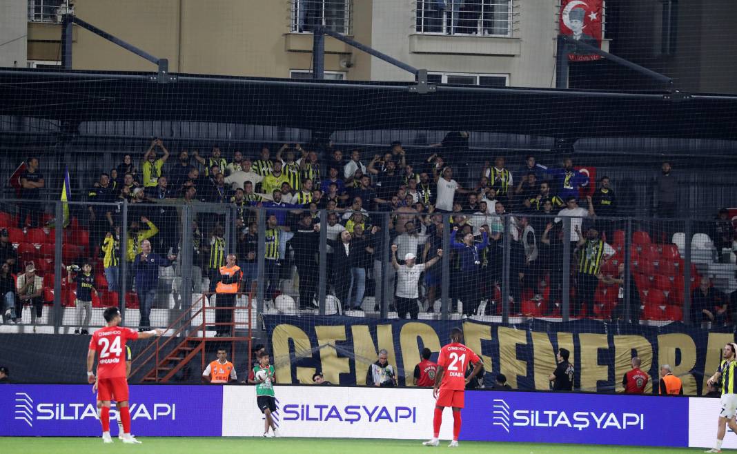 Bu haberden fotoğraf araklamak serbesttir. Pendikspor Fenerbahçe maçının bütün fotoğrafları 34