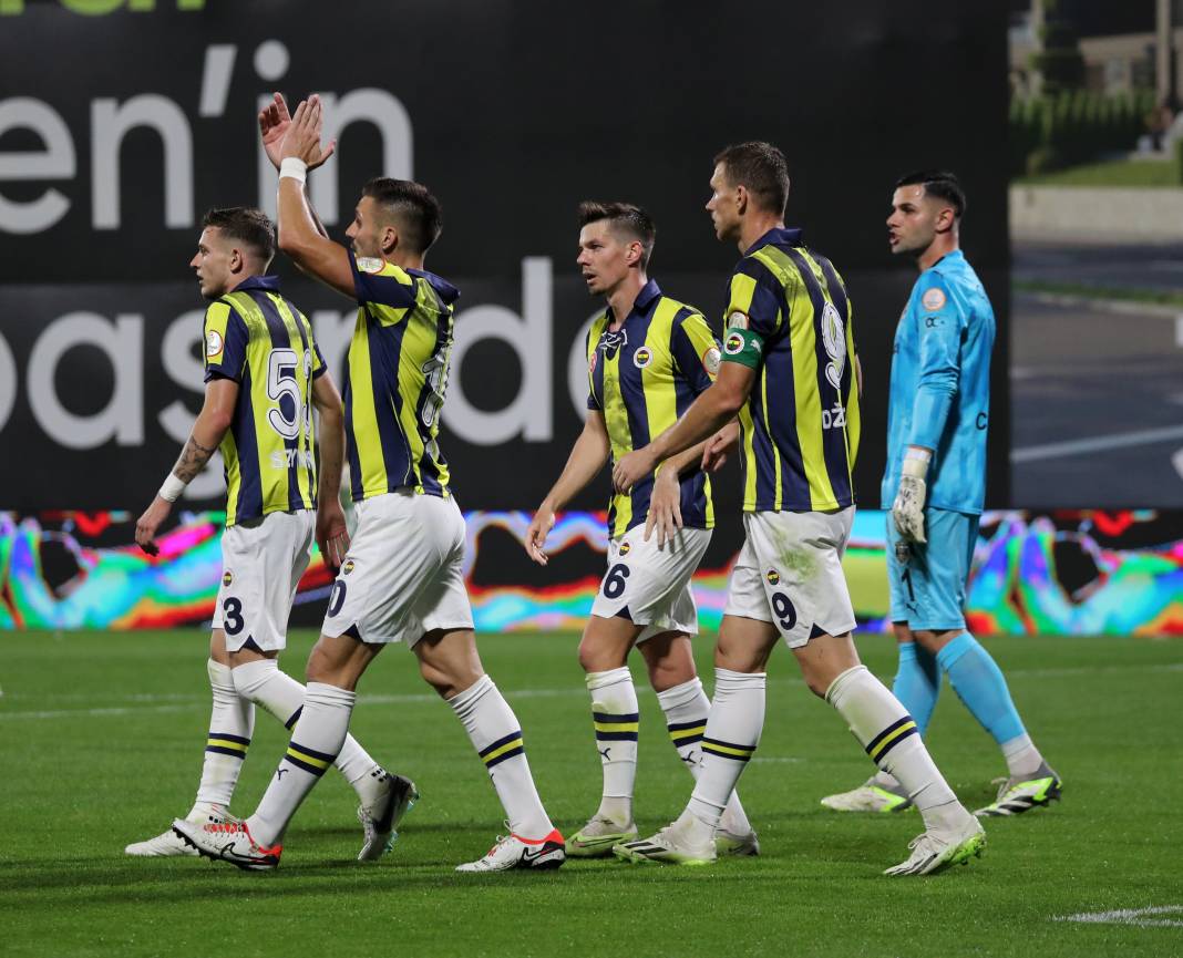 Bu haberden fotoğraf araklamak serbesttir. Pendikspor Fenerbahçe maçının bütün fotoğrafları 23