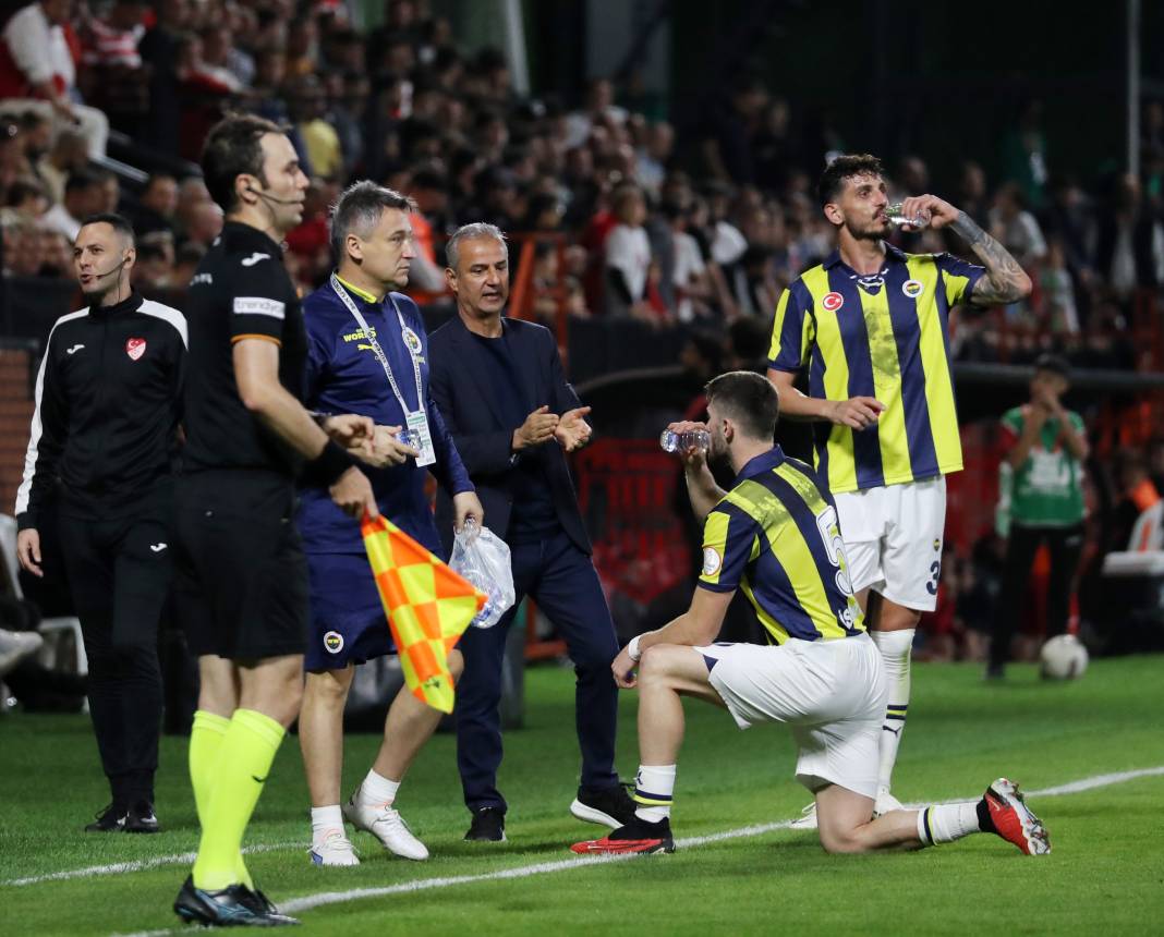Bu haberden fotoğraf araklamak serbesttir. Pendikspor Fenerbahçe maçının bütün fotoğrafları 26
