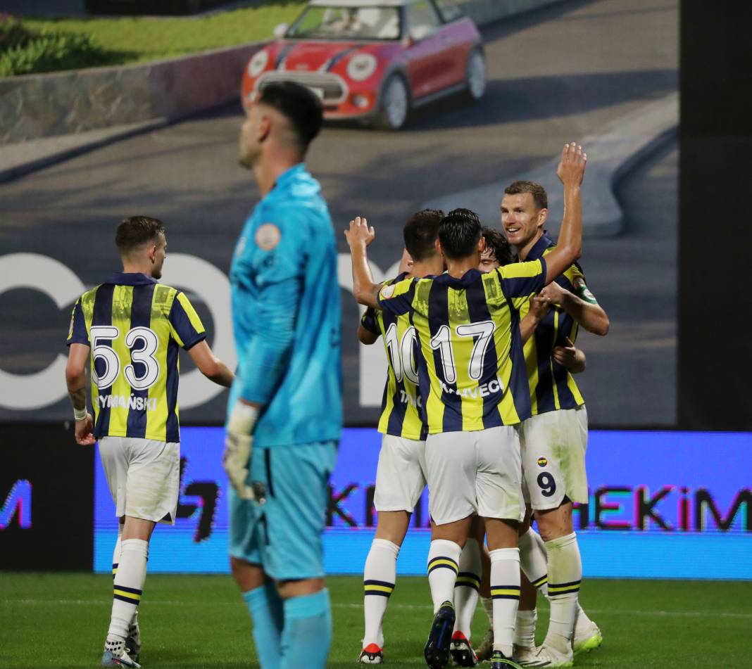 Bu haberden fotoğraf araklamak serbesttir. Pendikspor Fenerbahçe maçının bütün fotoğrafları 8