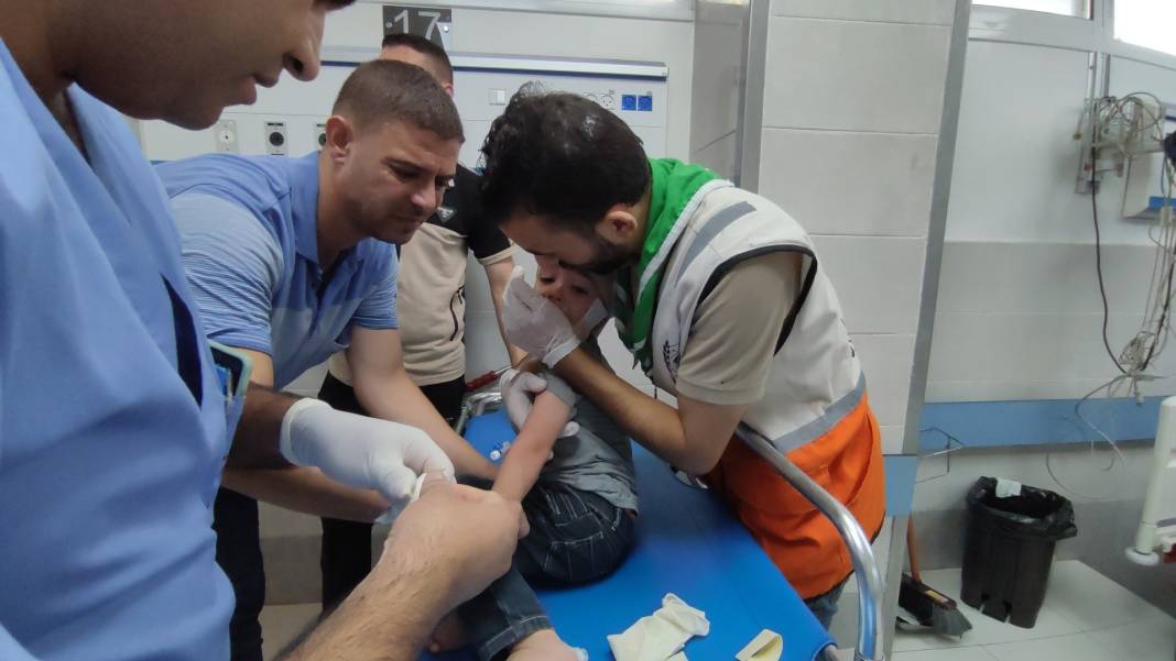Gazze'deki yaralı siviller Şifa Hastanesi'nde yaşam savaşı veriyor 8