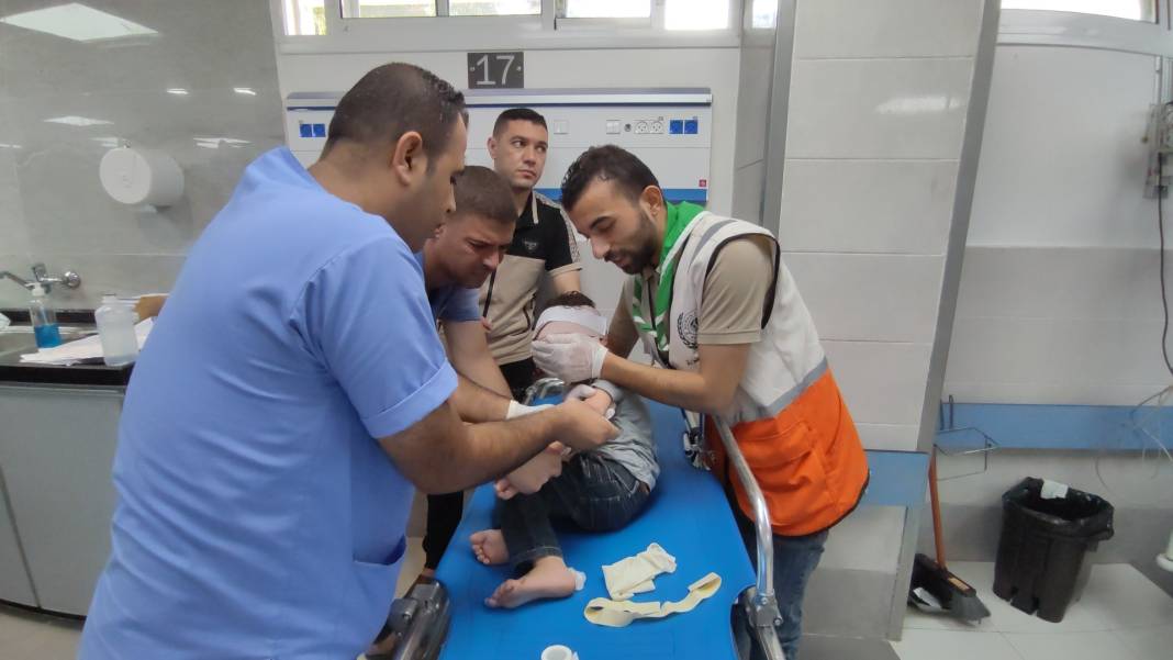 Gazze'deki yaralı siviller Şifa Hastanesi'nde yaşam savaşı veriyor 7