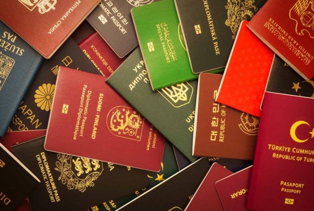 Dünyanın en güçlü pasaportları açıklandı. Türkiye kaçıncı sırada? 13