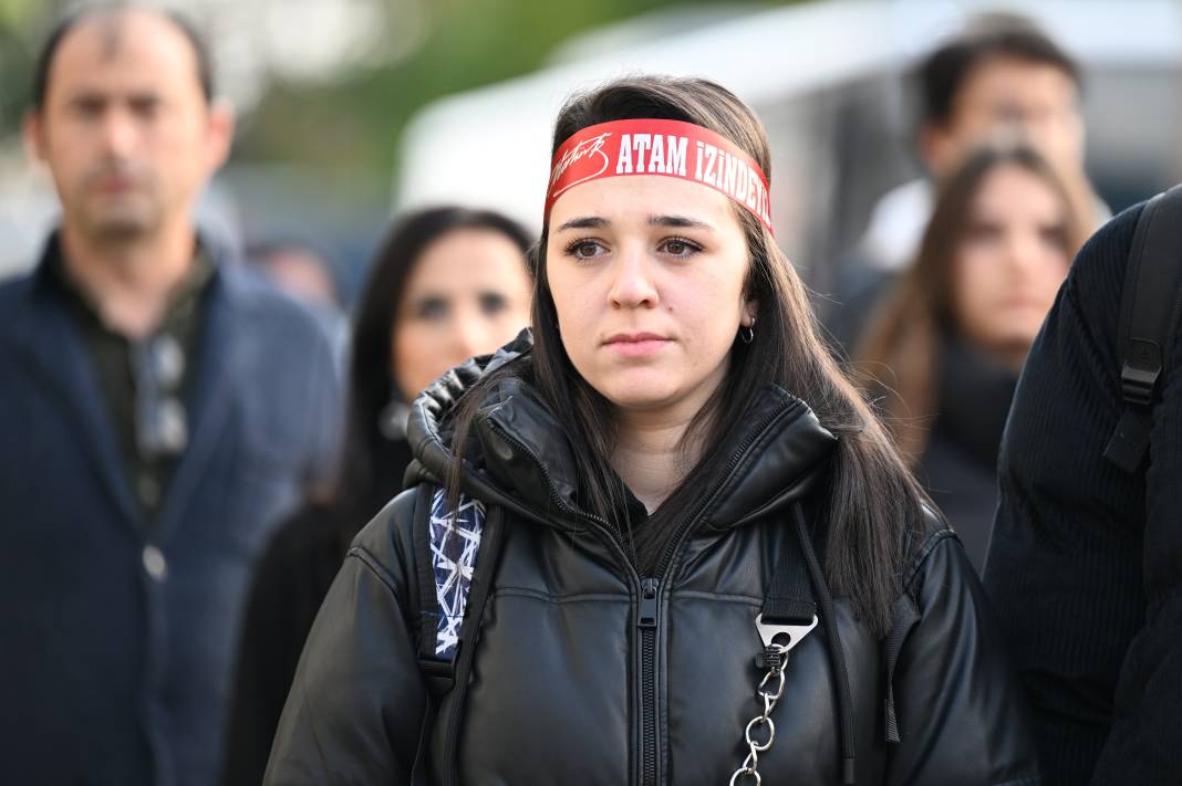 Halkına hiç yalan söylemeyen Atatürk'e, halk böyle saygıya durdu 19