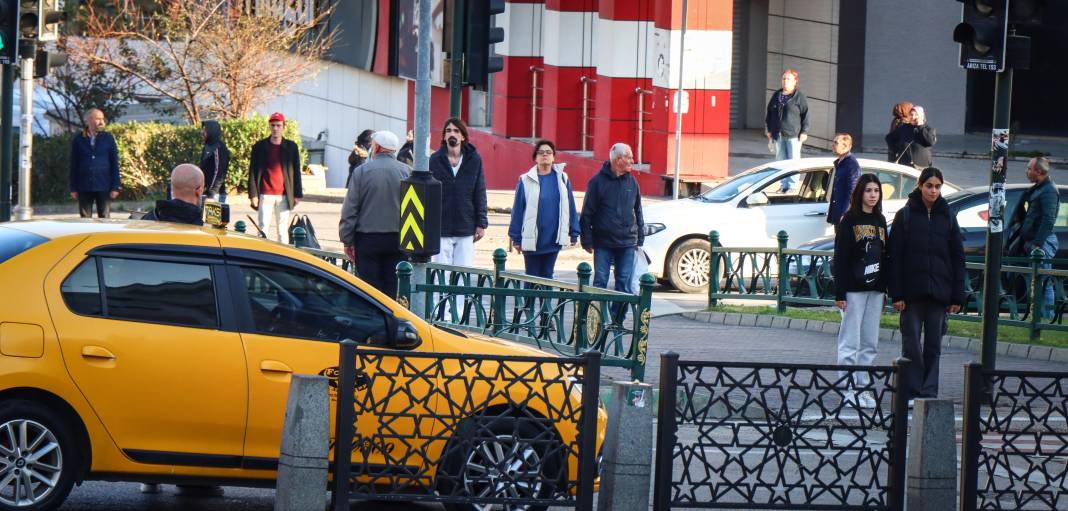 Halkına hiç yalan söylemeyen Atatürk'e, halk böyle saygıya durdu 52