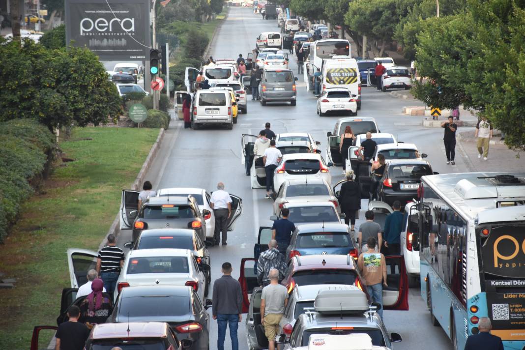 Halkına hiç yalan söylemeyen Atatürk'e, halk böyle saygıya durdu 37