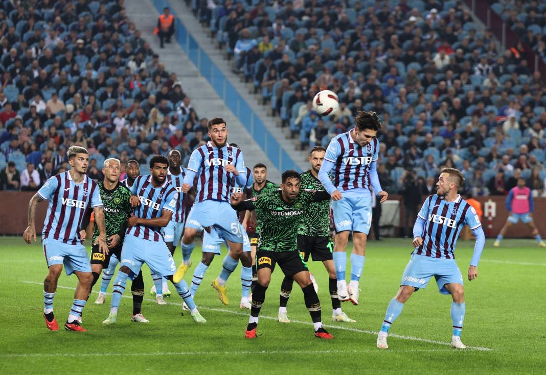 Trabzonspor Konyaspor maçından en güzel fotoğraflar. Bir fırtına koptu ki 39