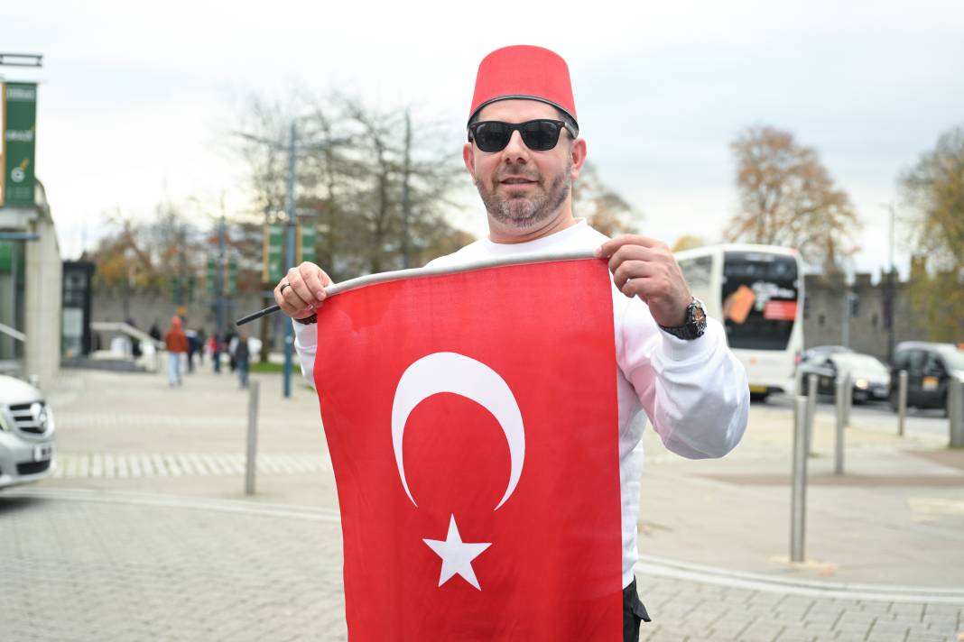 Bir avuç Türk Galler'i salladı. Milli Takımı ayağa kaldırdı 35 bin kişilik Cardiff Stadı'nı 'Türkiye Türkiye' diye inlettiler 4