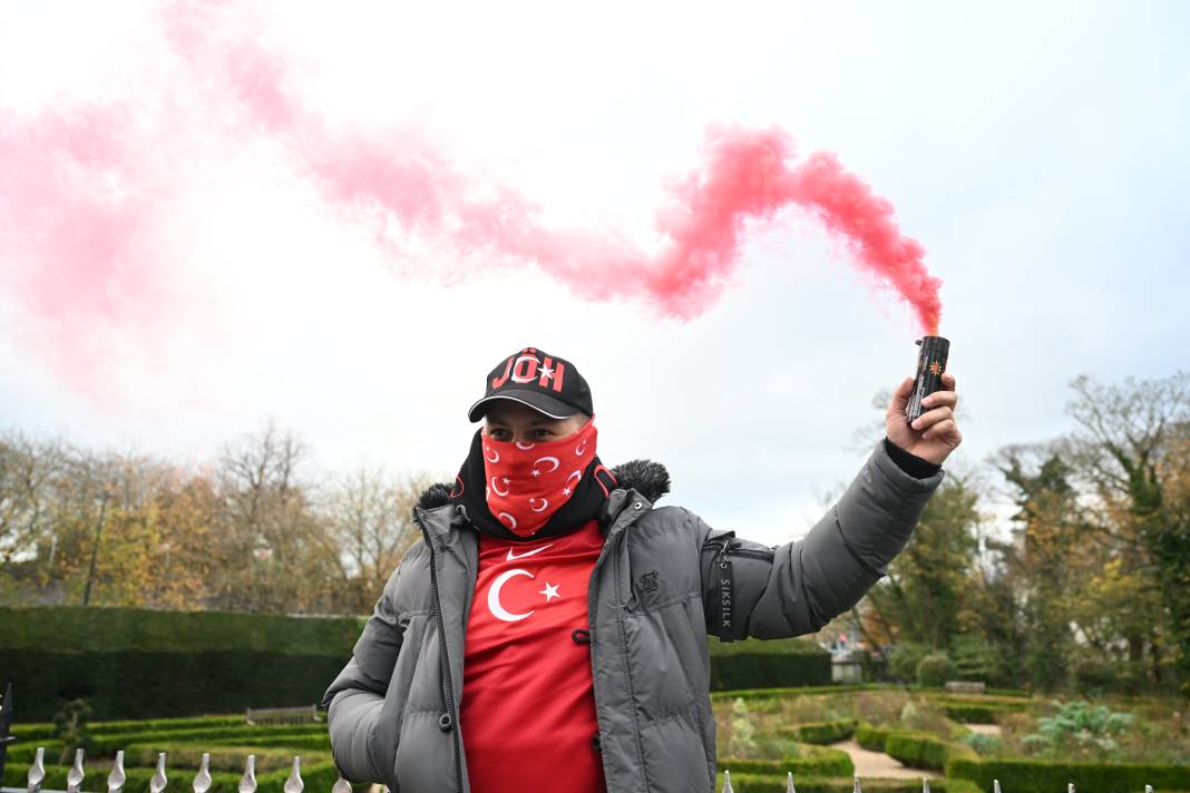 Bir avuç Türk Galler'i salladı. Milli Takımı ayağa kaldırdı 35 bin kişilik Cardiff Stadı'nı 'Türkiye Türkiye' diye inlettiler 6