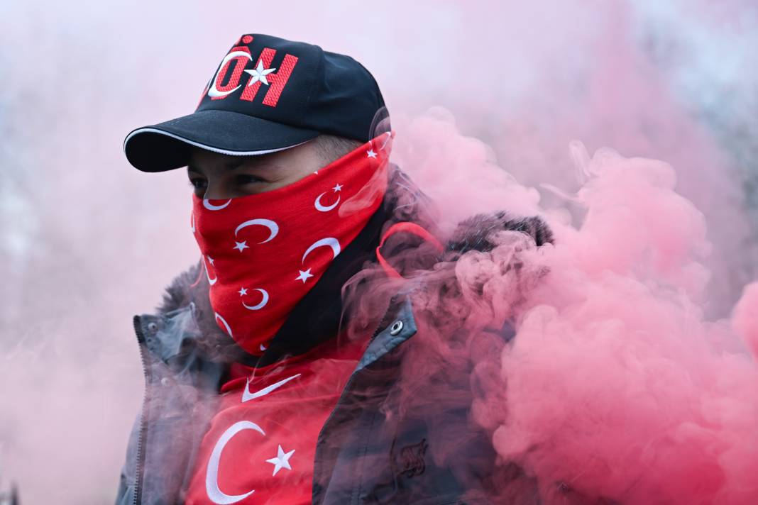 Bir avuç Türk Galler'i salladı. Milli Takımı ayağa kaldırdı 35 bin kişilik Cardiff Stadı'nı 'Türkiye Türkiye' diye inlettiler 5