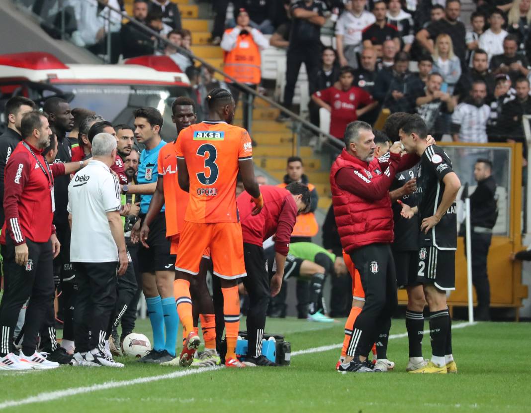 Rıza Çalımbay ilk maçını kazandı. Sakatlıklar damga vurdu. Beşiktaş Başakşehir maçından müthiş fotoğraflar 70