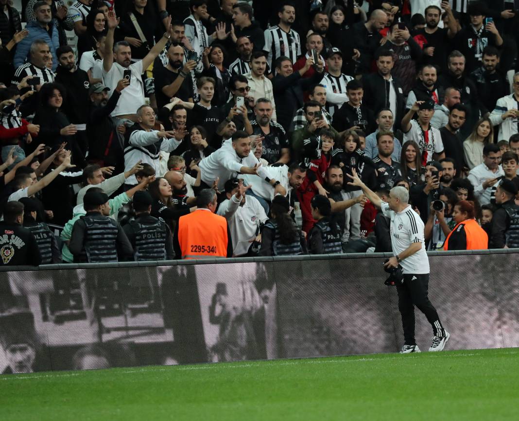 Rıza Çalımbay ilk maçını kazandı. Sakatlıklar damga vurdu. Beşiktaş Başakşehir maçından müthiş fotoğraflar 25