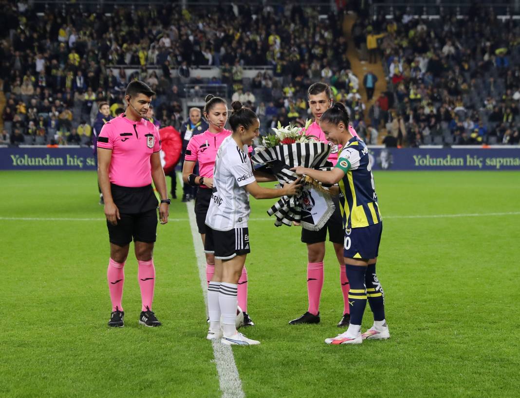 Derbinin galibi Fenerbahçe. Beşiktaş'ı 3 golle devirdi. İşte maçın tüm fotoğrafları 57