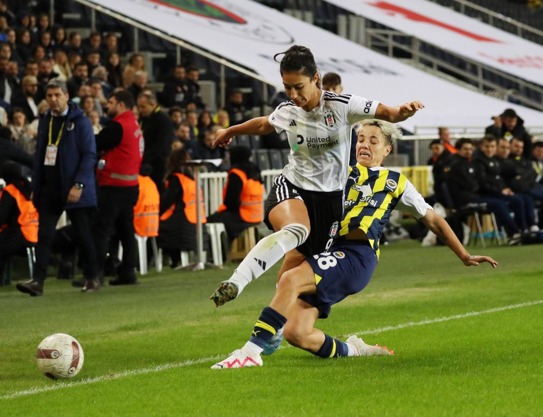 Derbinin galibi Fenerbahçe. Beşiktaş'ı 3 golle devirdi. İşte maçın tüm fotoğrafları 84