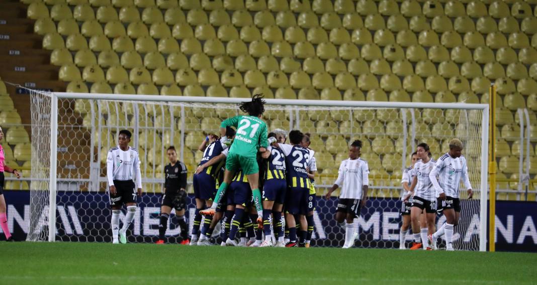 Derbinin galibi Fenerbahçe. Beşiktaş'ı 3 golle devirdi. İşte maçın tüm fotoğrafları 79
