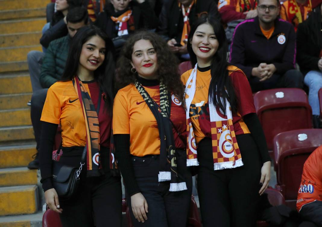 Galatasaray'ın şov gecesi. Hiçbir yerde göremeyeceğiniz fotoğraflar ve görüntülerle 30
