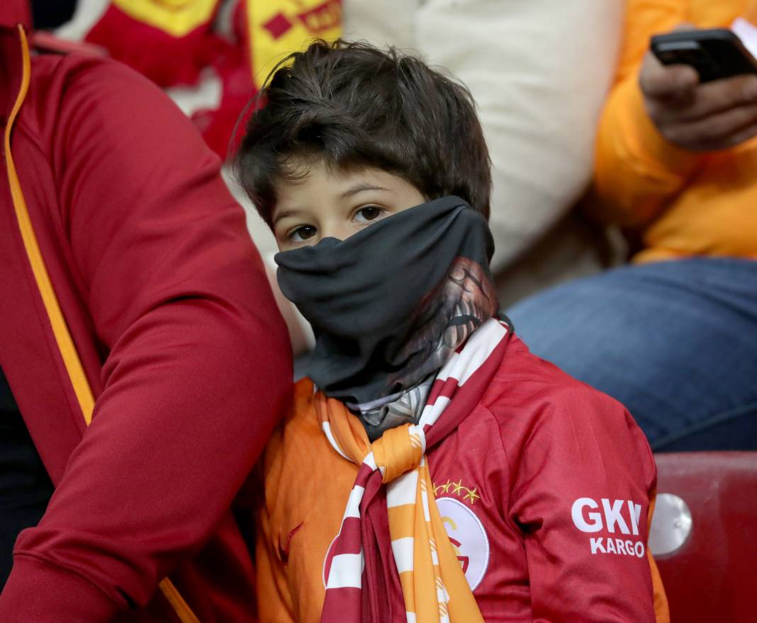 Galatasaray'ın şov gecesi. Hiçbir yerde göremeyeceğiniz fotoğraflar ve görüntülerle 16