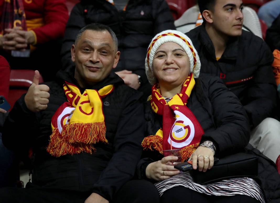Galatasaray'ın şov gecesi. Hiçbir yerde göremeyeceğiniz fotoğraflar ve görüntülerle 15