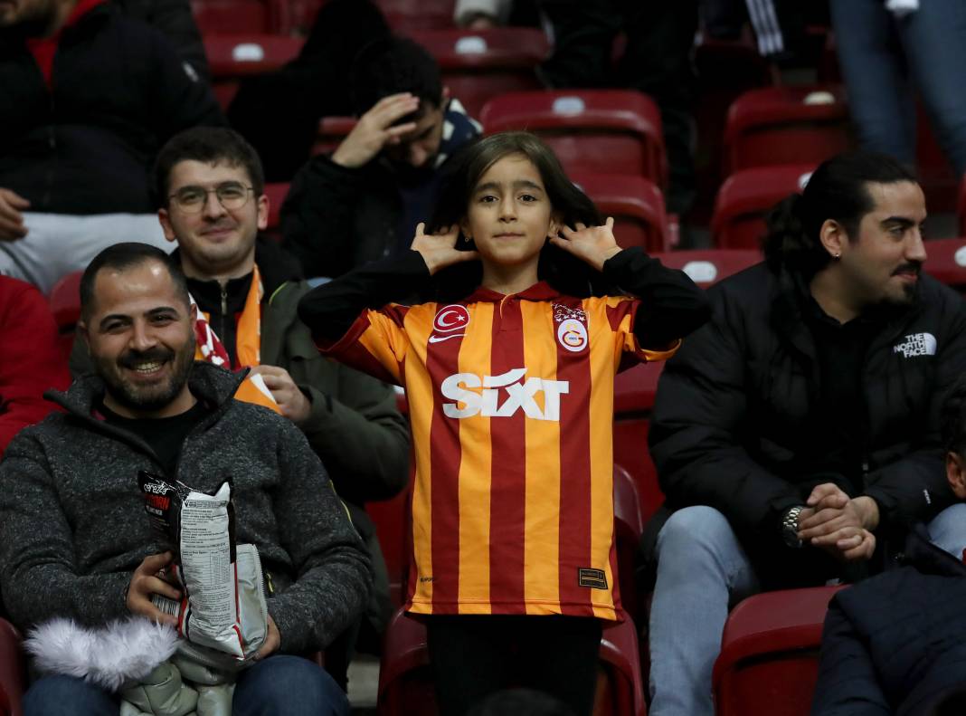 Galatasaray'ın şov gecesi. Hiçbir yerde göremeyeceğiniz fotoğraflar ve görüntülerle 9
