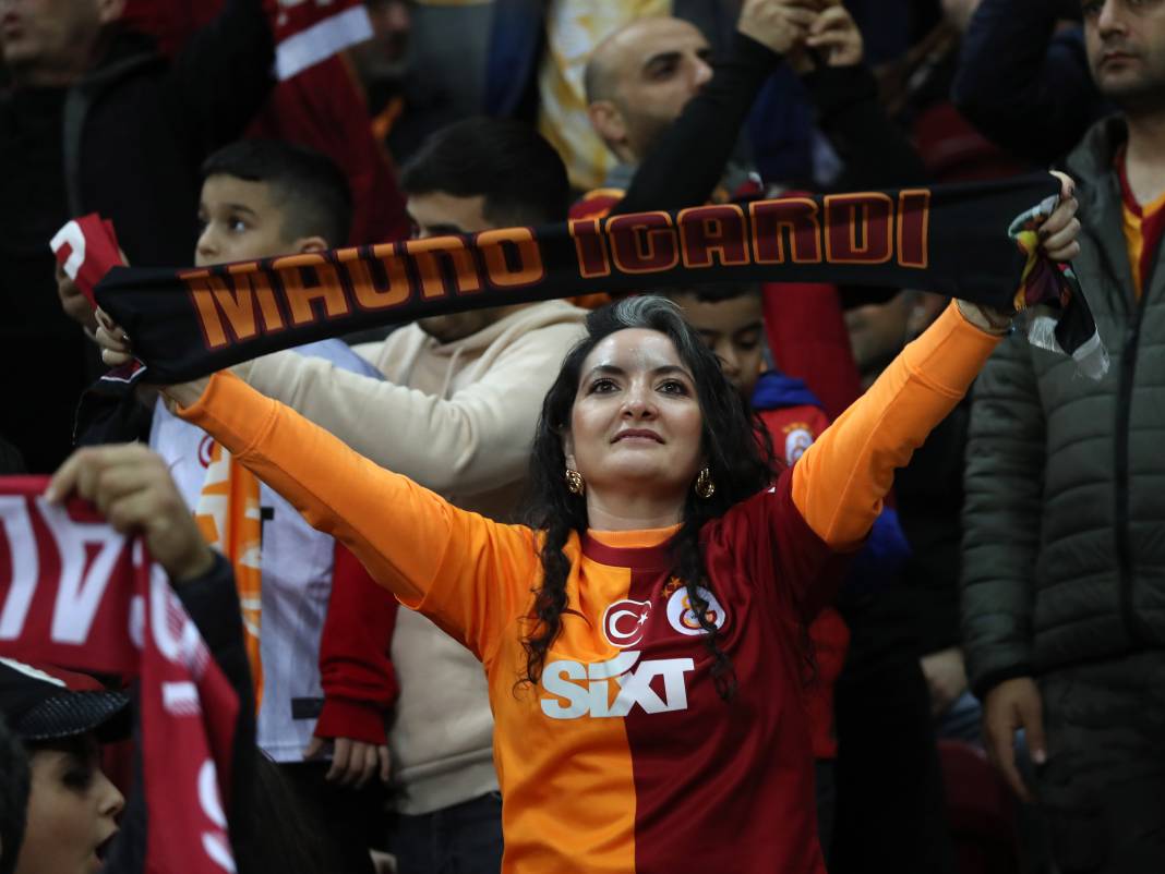 Galatasaray'ın şov gecesi. Hiçbir yerde göremeyeceğiniz fotoğraflar ve görüntülerle 58