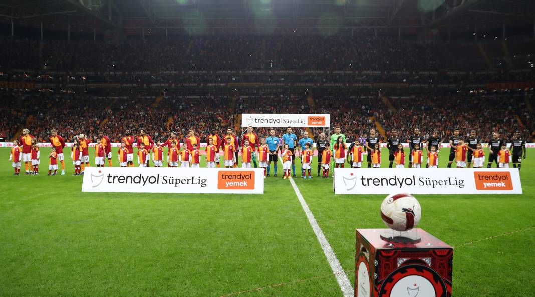 Galatasaray'ın şov gecesi. Hiçbir yerde göremeyeceğiniz fotoğraflar ve görüntülerle 52