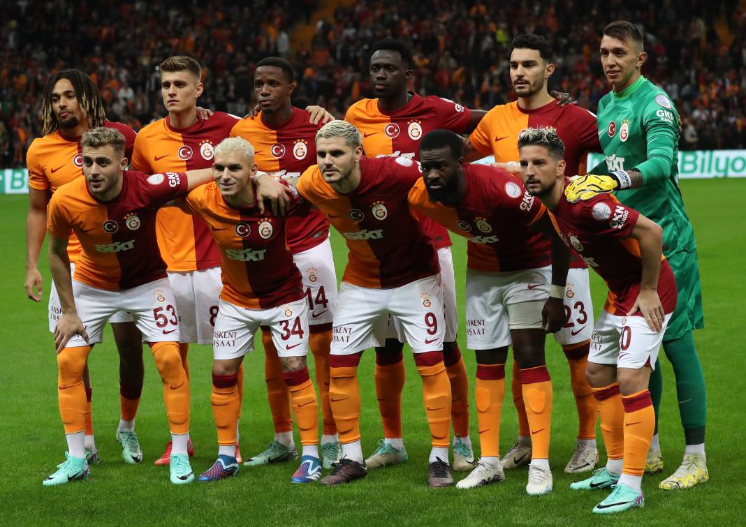 Galatasaray'ın şov gecesi. Hiçbir yerde göremeyeceğiniz fotoğraflar ve görüntülerle 49