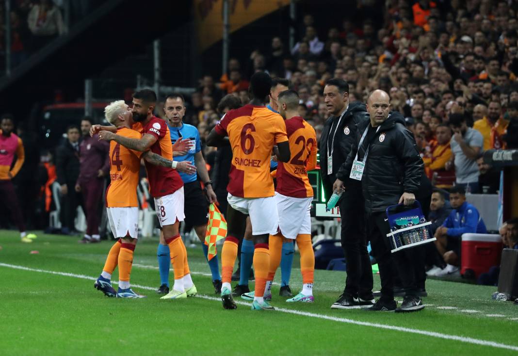 Galatasaray'ın şov gecesi. Hiçbir yerde göremeyeceğiniz fotoğraflar ve görüntülerle 109