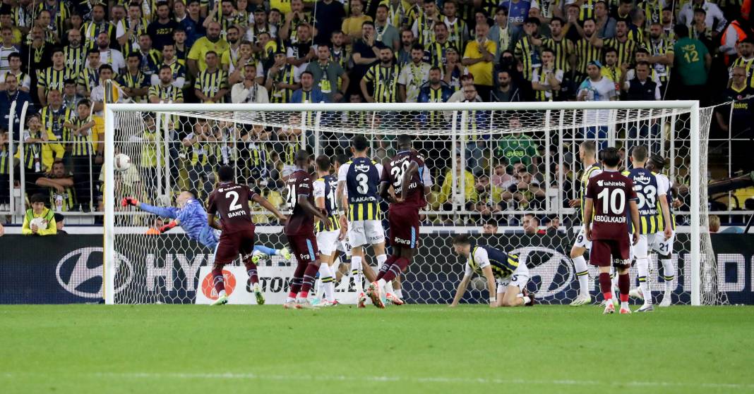 Goller penaltılar kartlar. Fenerbahçe Trabzonspor maçından hiç bir yerde göremeyeceğiniz fotoğraflar 88