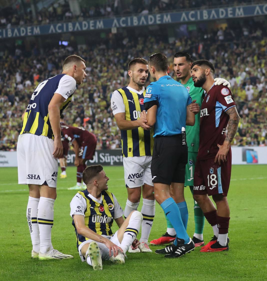 Goller penaltılar kartlar. Fenerbahçe Trabzonspor maçından hiç bir yerde göremeyeceğiniz fotoğraflar 67