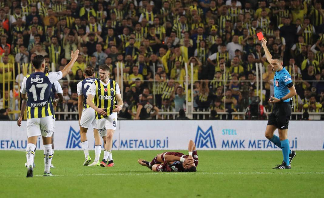 Goller penaltılar kartlar. Fenerbahçe Trabzonspor maçından hiç bir yerde göremeyeceğiniz fotoğraflar 112