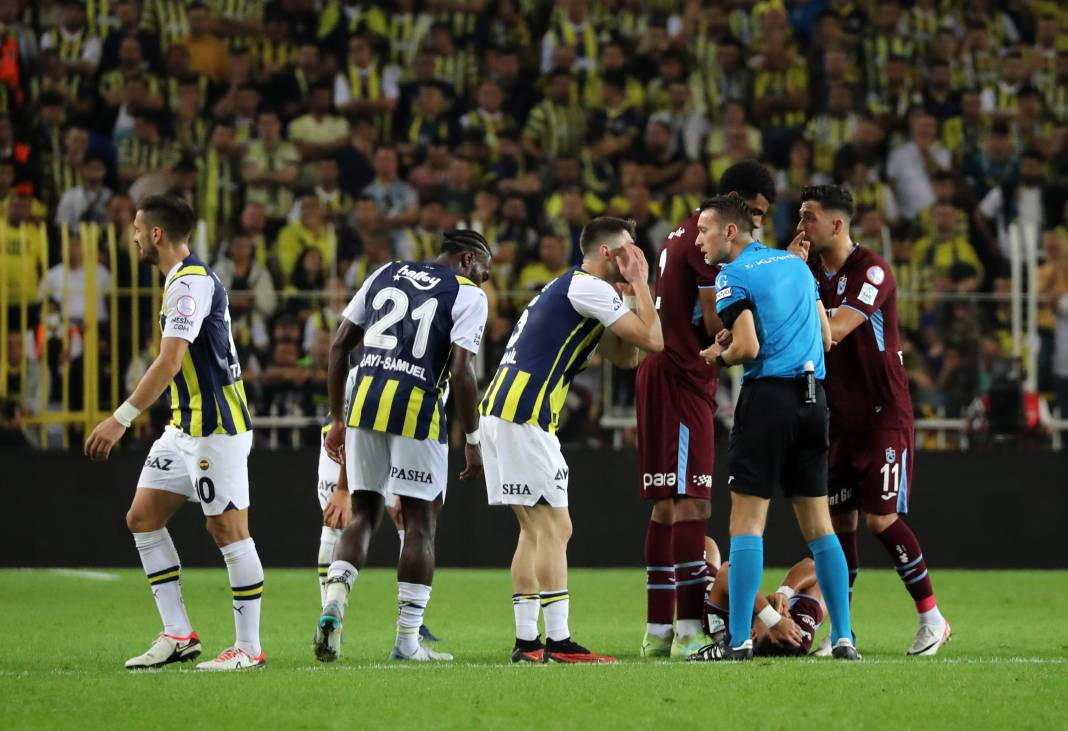 Goller penaltılar kartlar. Fenerbahçe Trabzonspor maçından hiç bir yerde göremeyeceğiniz fotoğraflar 113