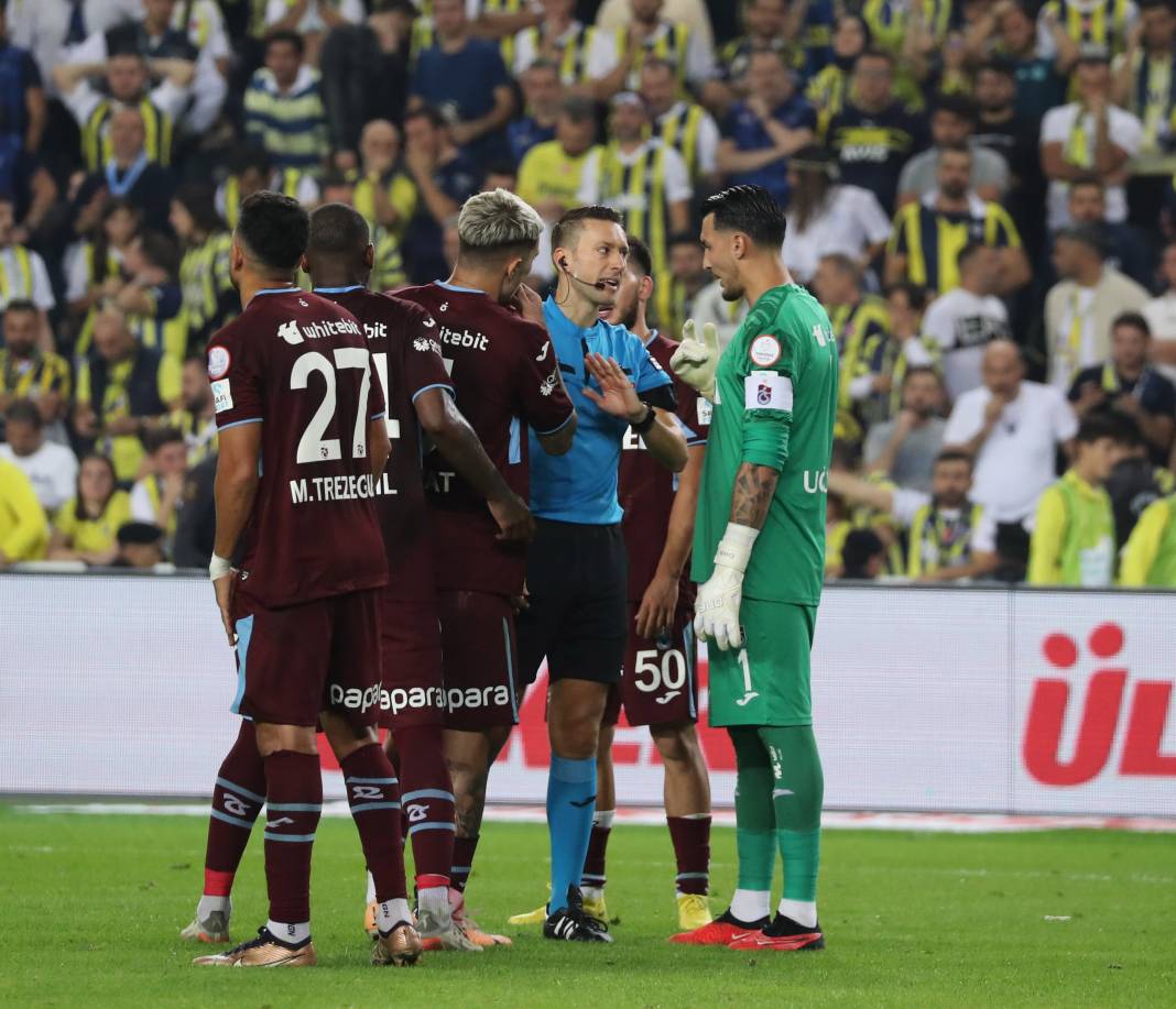 Goller penaltılar kartlar. Fenerbahçe Trabzonspor maçından hiç bir yerde göremeyeceğiniz fotoğraflar 111